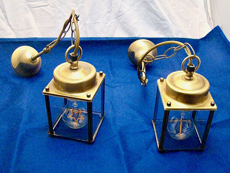 Petites lanterne &agrave; suspendre en cuivre