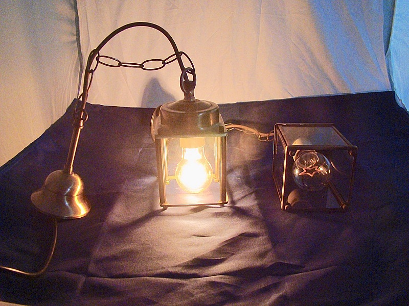 Petites lanterne &agrave; suspendre en cuivre