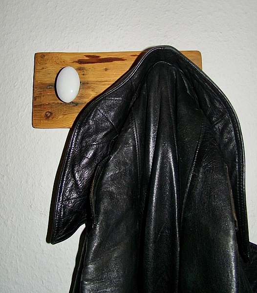 Petit porte veste recycl&eacute; poign&eacute;e porcelaine