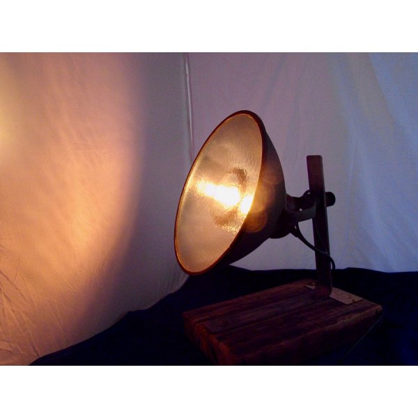 PROJECTEUR INDUSTRIEL VINTAGE RECYCL&Eacute;