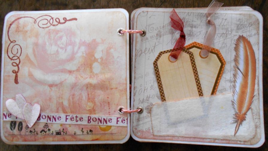 Mini album, grimoire Rétro "Maman" aux fleurs romantiques shabby rose et beige