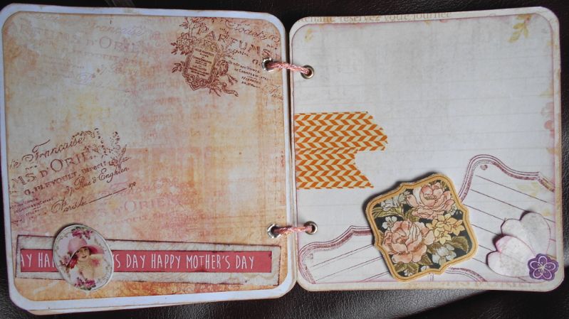 Mini album, grimoire Rétro "Maman" aux fleurs romantiques shabby rose et beige