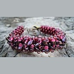 Magatama Wine Lies bracelet in kit