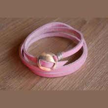 Pink leather bracelet triple turn
