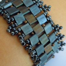 Tila frou-frou Slate bracelet instructions