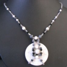 Fiji white necklace instructions
