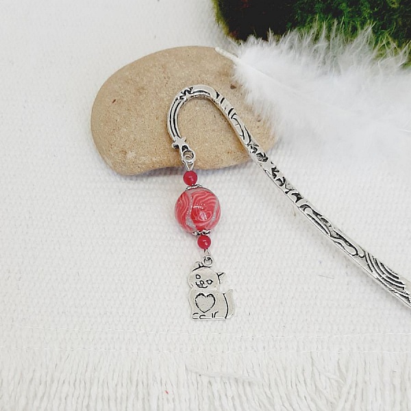 Bookmark cat pendant with heart and pearl handmade gray and strawberry