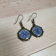 Gold/blue illuminated dangling earrings