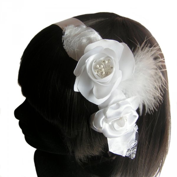 bandeau de cheveux mari&eacute;e blanc fleurs de satin dentelle et plumes