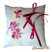 wedding ring cushion ORCHIDEE of pink silk romantic lace exotic theme 