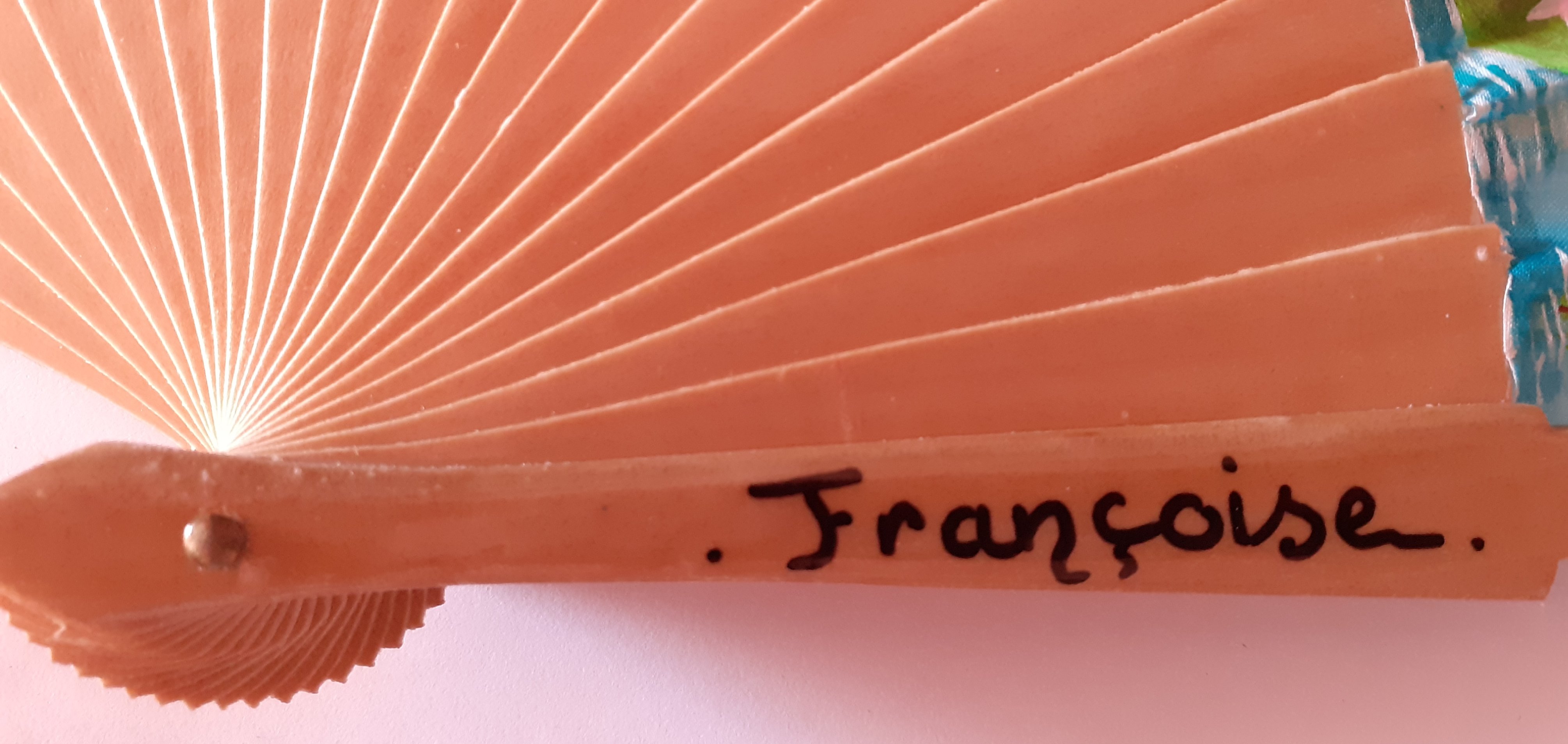 Hand drawn and painted satin fan "Piano Pianissimo