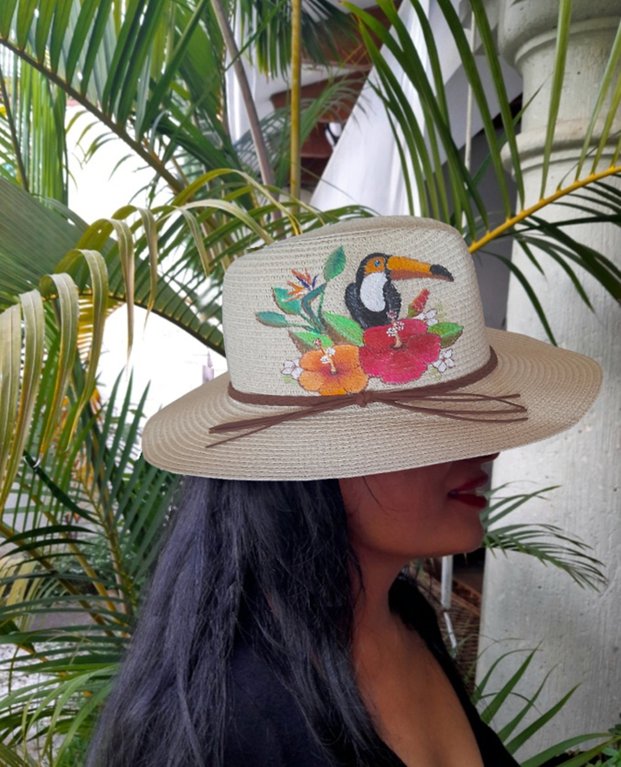 Un joli chapeau style Panama en paille enduite pour une meilleure protection