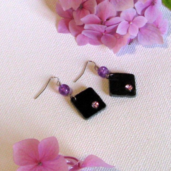 Boucles d'oreille pour Femme en Ardoise et Strass Violet, Bijou de Créateur