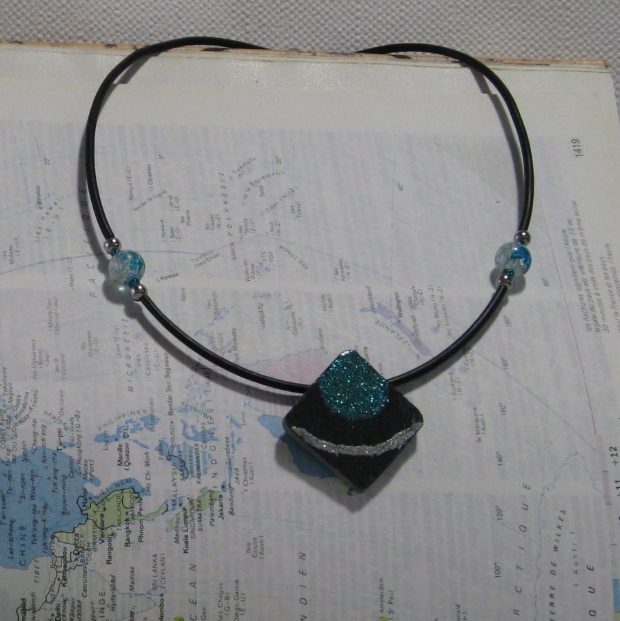 Collier Femme en Ardoise Emaillée Bleu Pailleté, Création Artisanale Unique