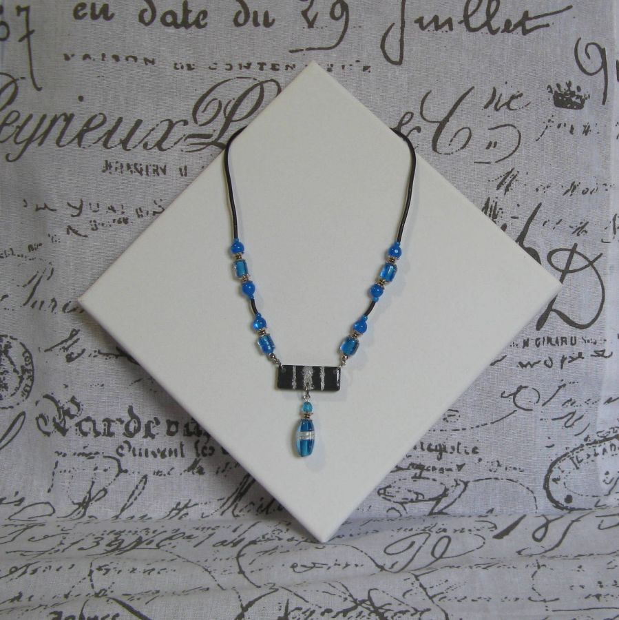 Collier pour Femme en Ardoise et Perles Bleues Création Artisanale Unique