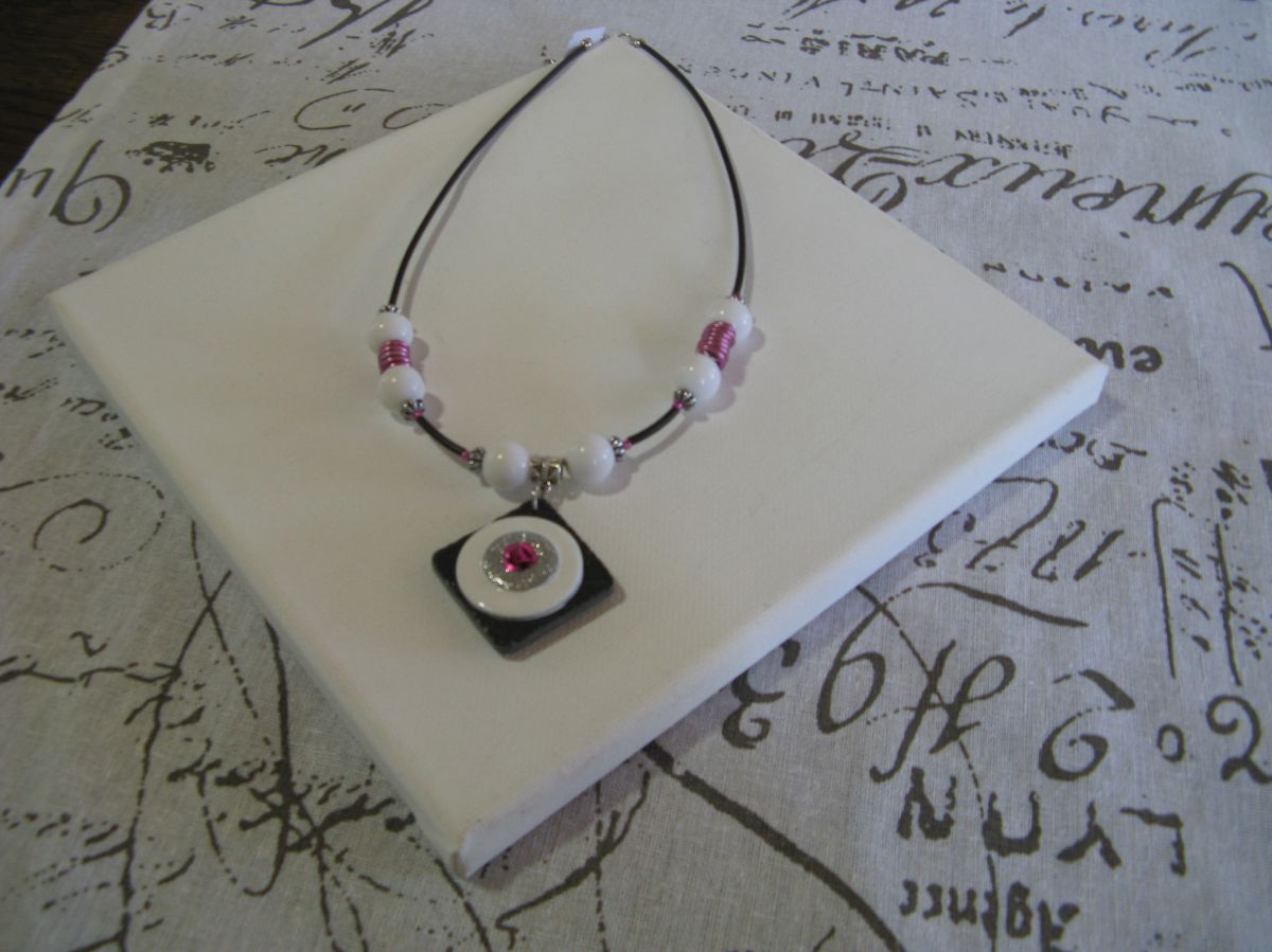 Collier pour Femme en Ardoise, Rose et Blanc, Création Unique