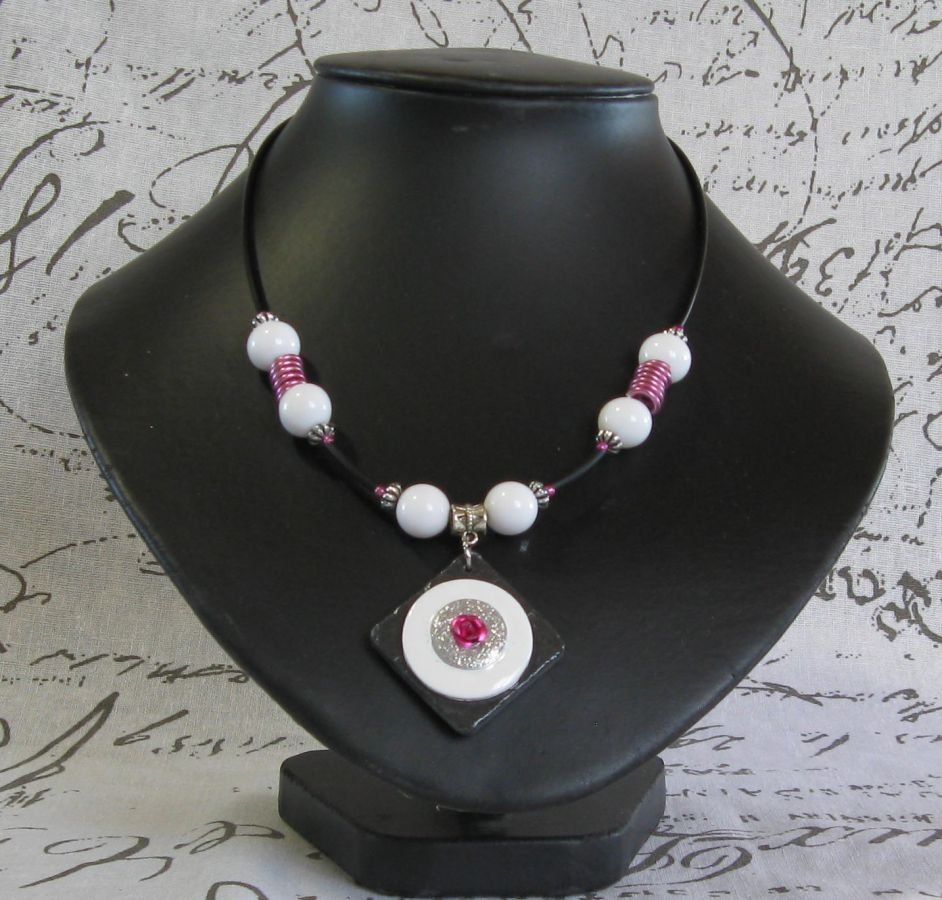 Collier pour Femme en Ardoise, Rose et Blanc, Création Unique