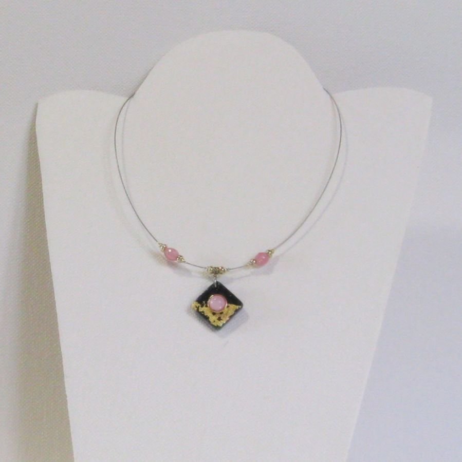 Collier pour Femme, de Style Romantique en Ardoise de couleurs rose et or, Création Unique