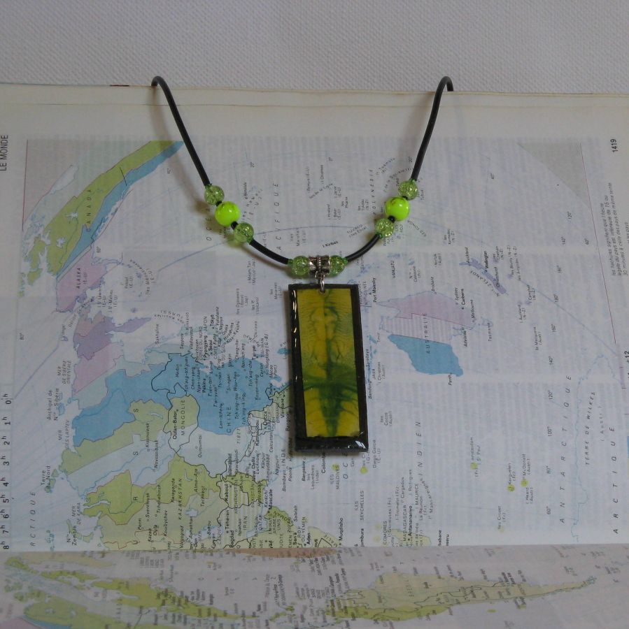 Yellow and Green Slate Pendant Necklace for Women, Unique Pattern, Artisanal Creation.