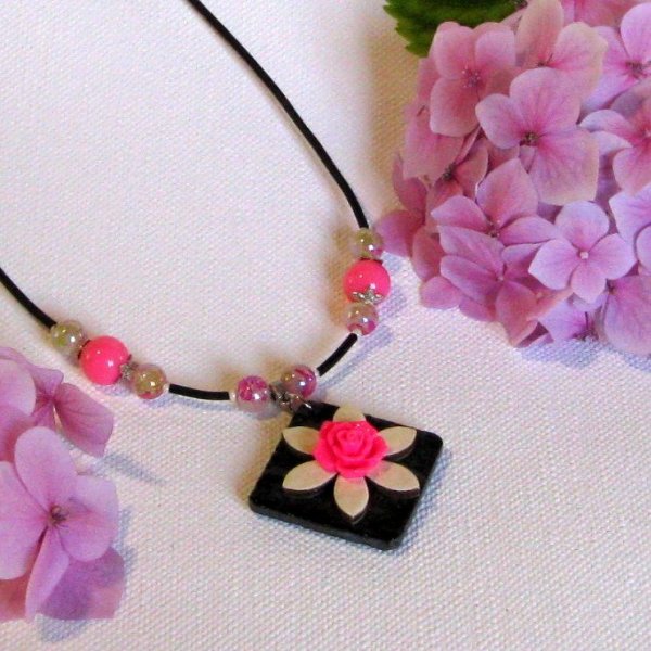 Slate Necklace for Woman with Fuchsia and Ecru Flower, Unique Creation