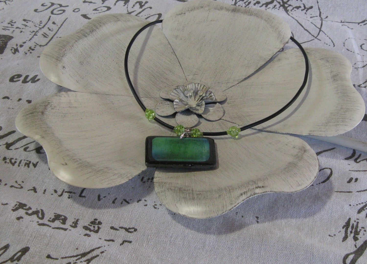 Green Pendetif Necklace in Slate and Resin, Unique Creation