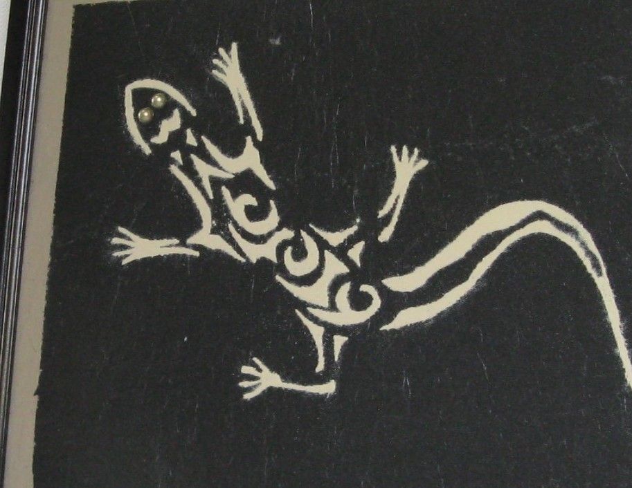 Animal painting Lizard Enamelled ivory color on Slate, Unique Creation