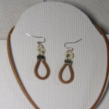 Boucles d'oreille fantaisie en cuir et émail