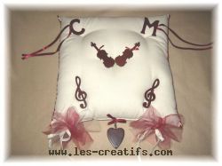 Music-themed wedding cushion