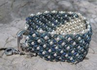 Bracelet entirely in Super Duos and white pearls