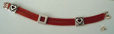Metal loop bracelet