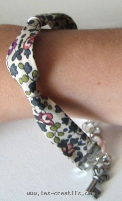Liberty bracelet tightened with rings