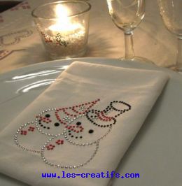 Christmas table with rhinestone motifs