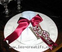 Decorating napkins on a plate