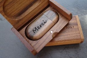 engraved wooden usb key