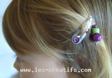 Click-clack hair clips with pearls and rhinestones