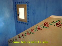 Stencilling a staircase