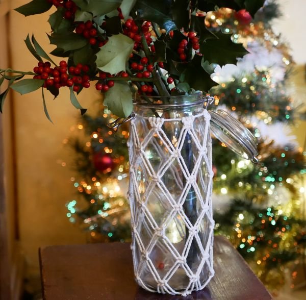 Dressed jar vase in macramé