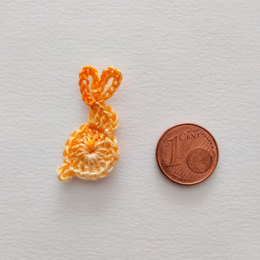 Little Rabbit Appliqué "Variations of yellow