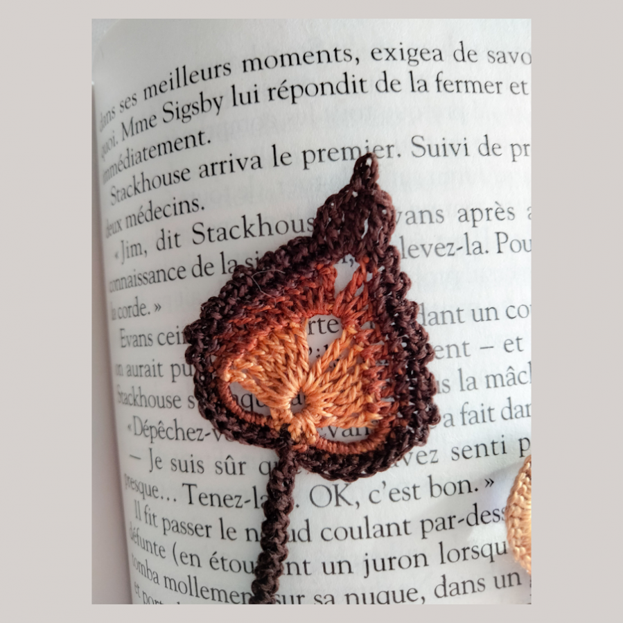 Leaf" bookmarks - Pocket size