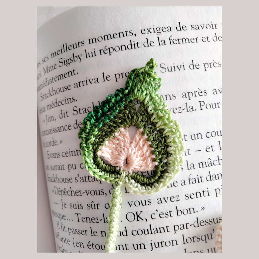 Leaf" bookmarks - Pocket size