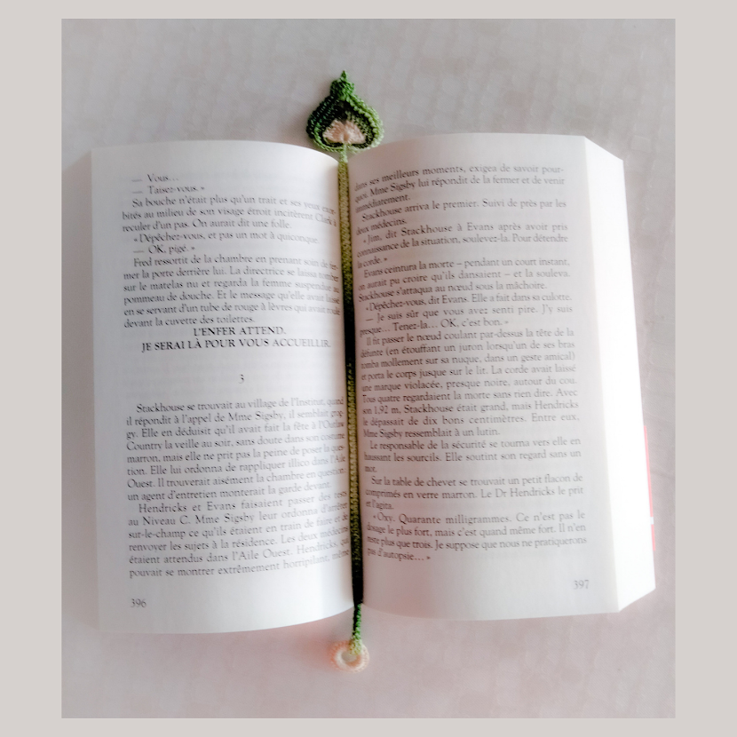 Leaf" bookmarks - Pocket size