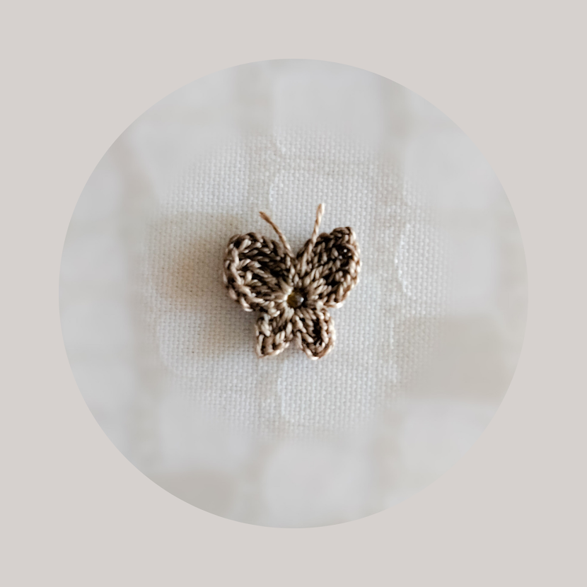 Small butterfly appliqué "Golden brown