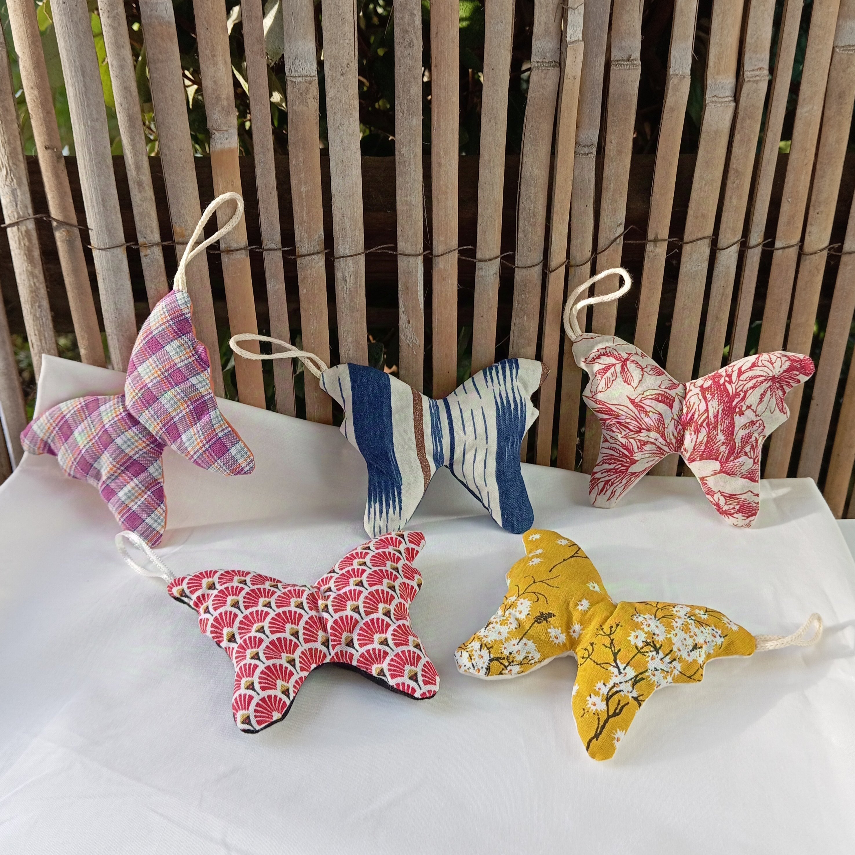 pochon garni de lavande bio en forme de papillon