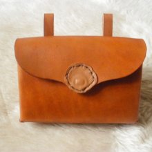 Handcrafted leather belt pouch
