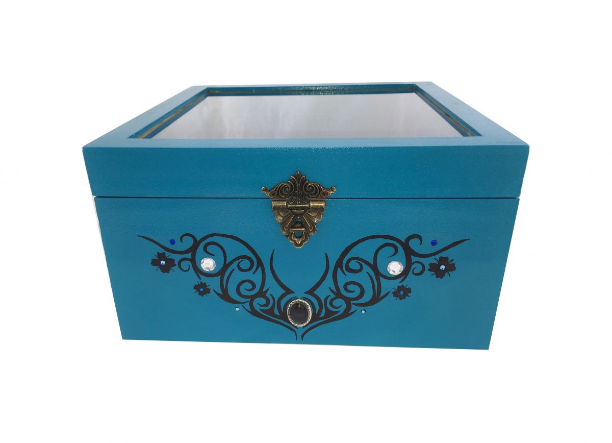 Wooden box and its glass lid. Model : tribal blue