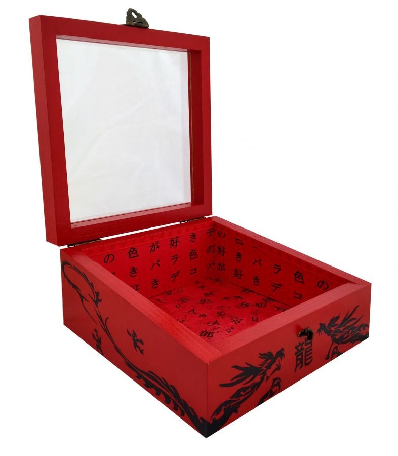 Wooden box inclined and its glass lid. Model : red dragon