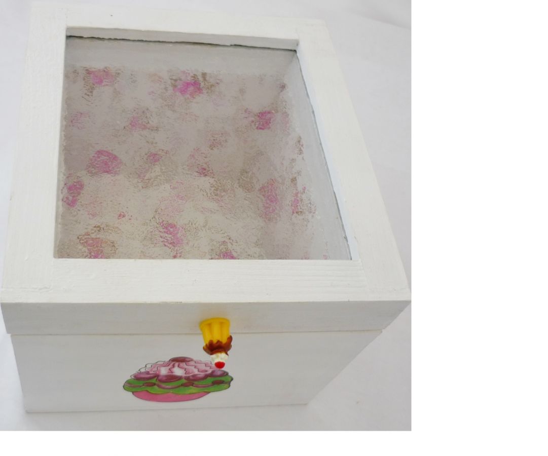 Small solid wood box decorated with white cupcake