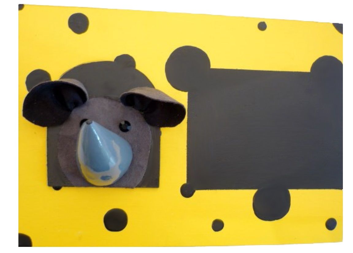 Back to school set made of wood model : mouse, pencil pot and wall coat rack with a peg