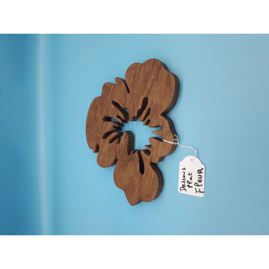 Solid oak Fleur de pensée trivet 15 mm thick