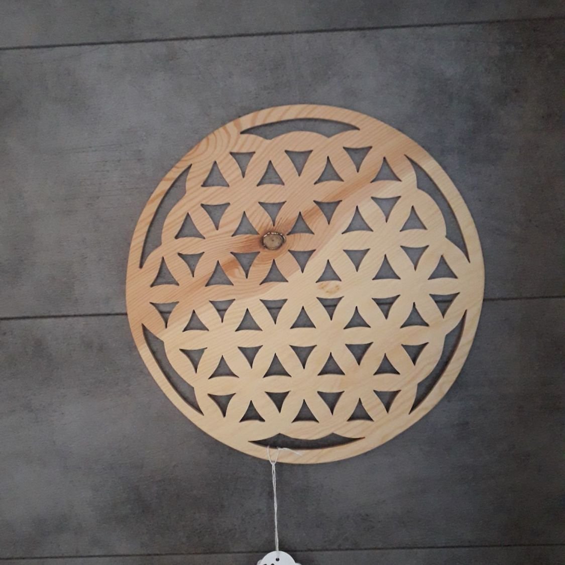 Harmoniously cut flower of life